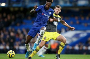 开云中国登录平台JackeyLove连续十场比赛得分超过持续失利，切尔西不断突破！